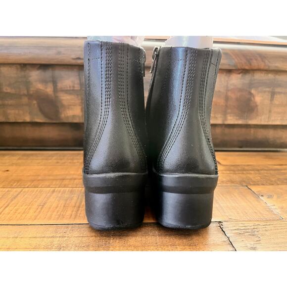 CLARKS Women's Sttyn Rae Wedge Heel Booties Black Leather Sz 9 - Picture 5 of 11